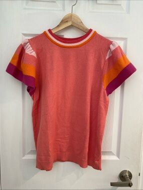 Shewin Coral Knit Short-Sleeve Sweater with Colorblock Sleeves Size Large